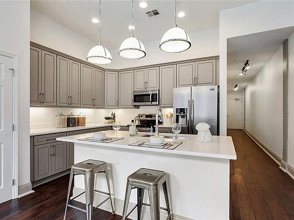5th image of 519 Wilkinson St Unit 201