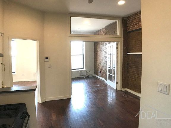 5th image of 946 Fulton St APT 3