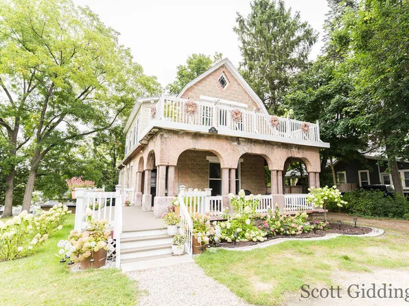 205 S Lincoln St, Stanton, MI 48888