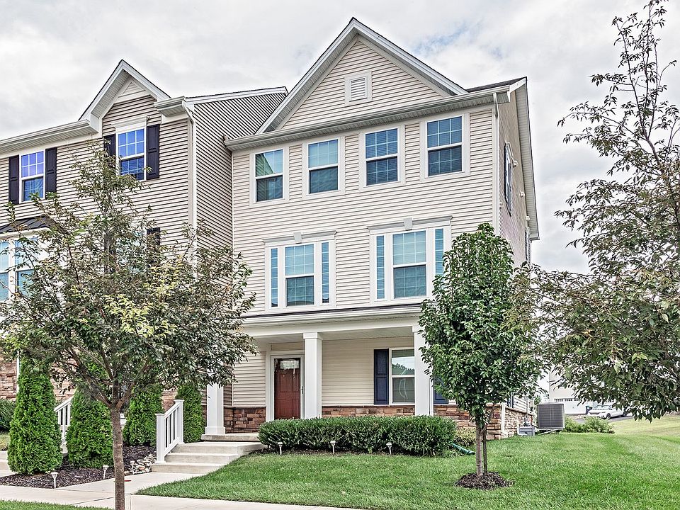 1st image of 715 Kalmar Ln