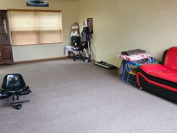 5th image of 3023 E 43rd Ct