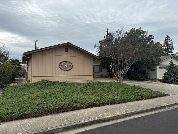 2nd image of 120 Glacier Cir