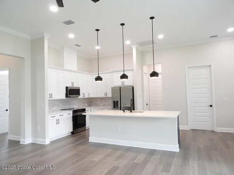8555 Henry Ave — Photo 8