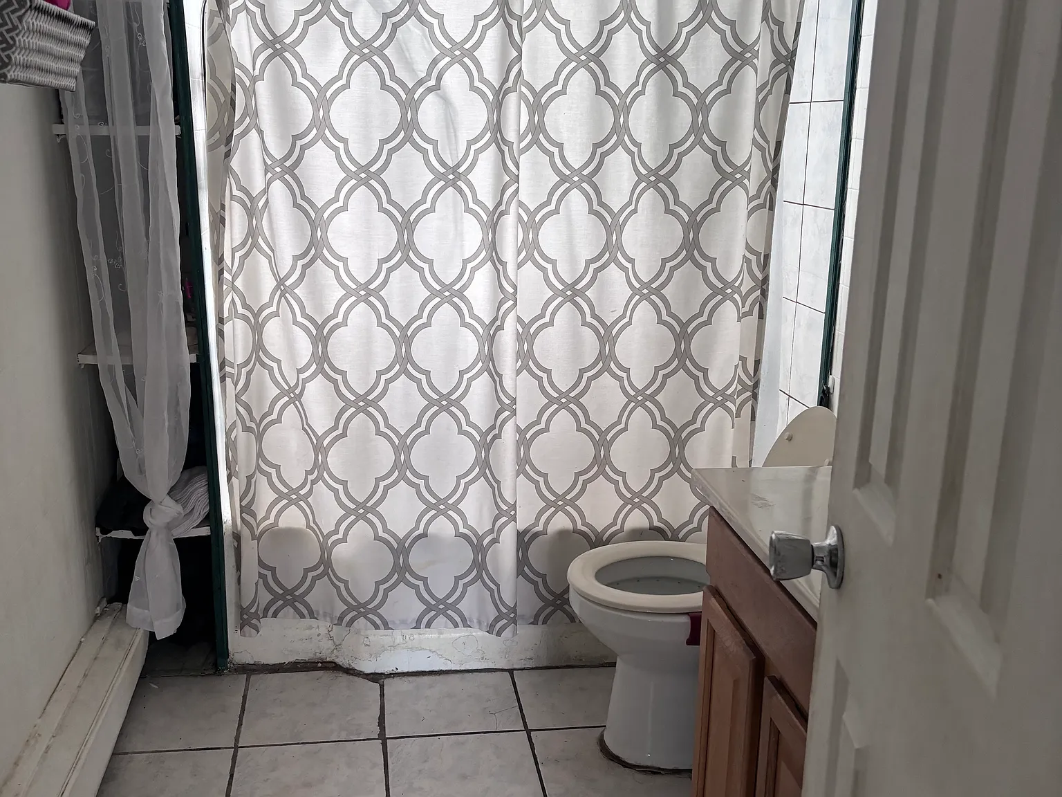 3 bed, $1,400 — Photo 2