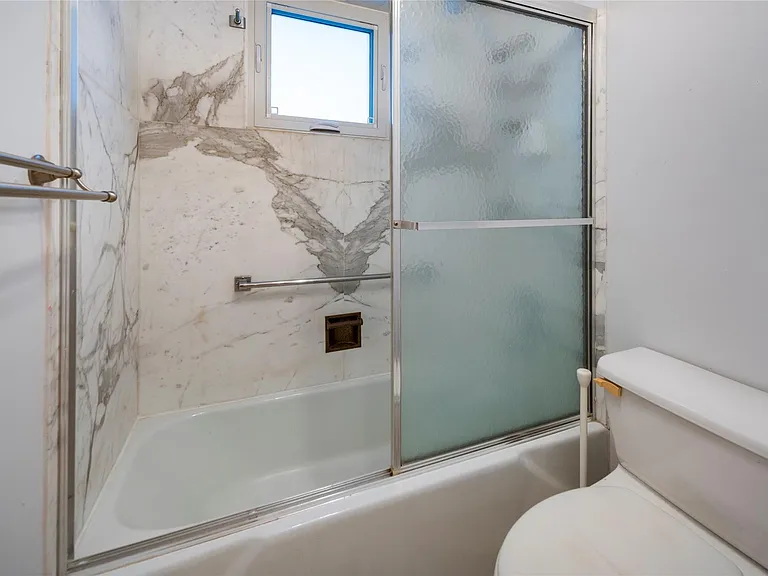 3333 NE 36th St #6 — Photo 16