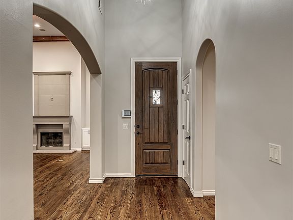 4th image of 10137 S 77th East Pl