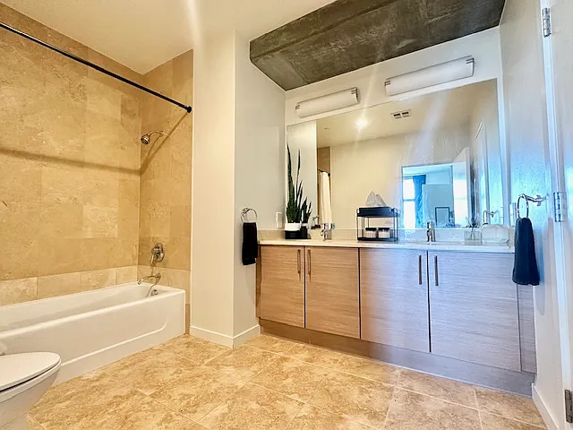 800 The Mark Ln #2307 — Photo 24