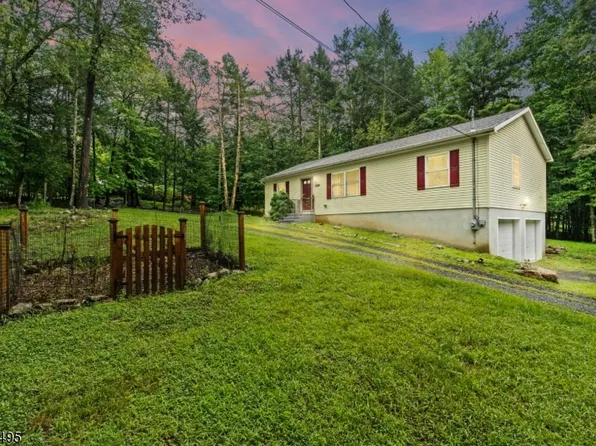 8 Steenykill Rd, Montague Twp., NJ 07827