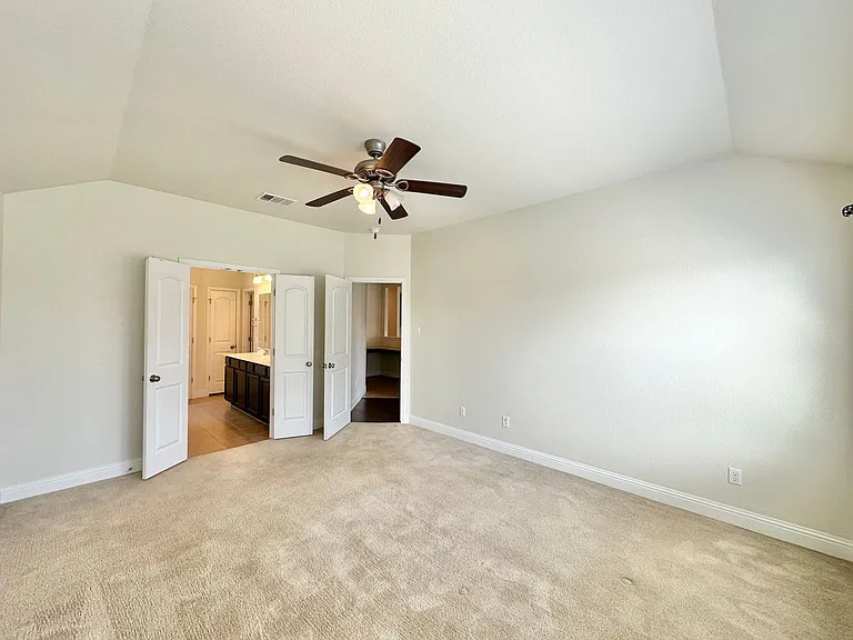 830 Old World Dr — Photo 12