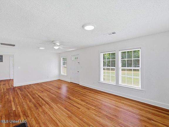 5th image of 2220 Simpson Hwy #149