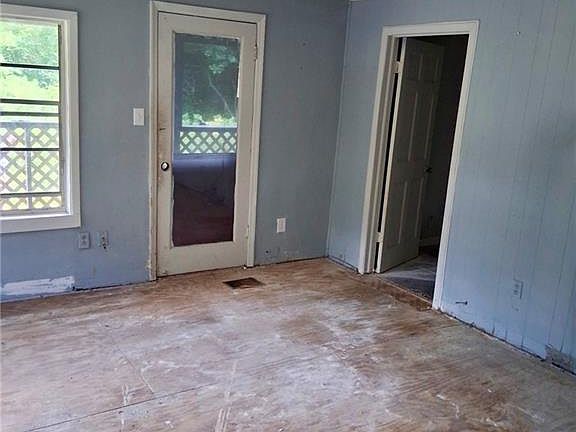 4th image of 46 Brucewood Dr E