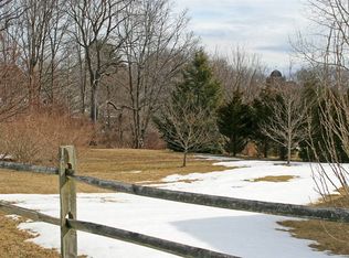 1B Brook Pasture Ln, Essex, MA 01929