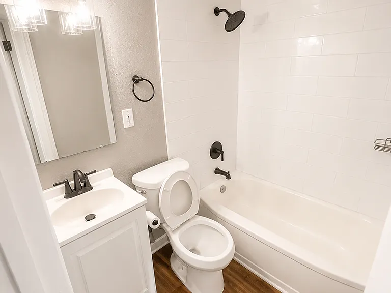 University Place Apartments — Photo 11