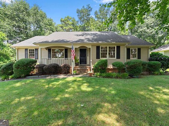 3rd image of 1155 Lakeridge Ct