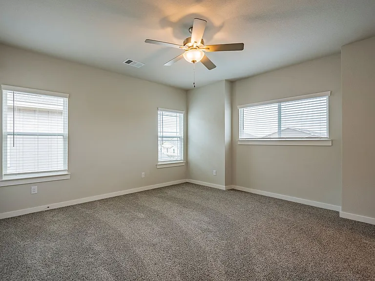 640 Wheatfield Dr — Photo 14