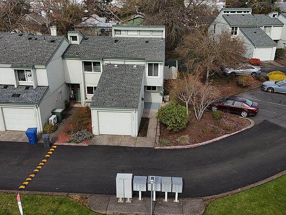 2nd image of 3828 Auburn Rd NE