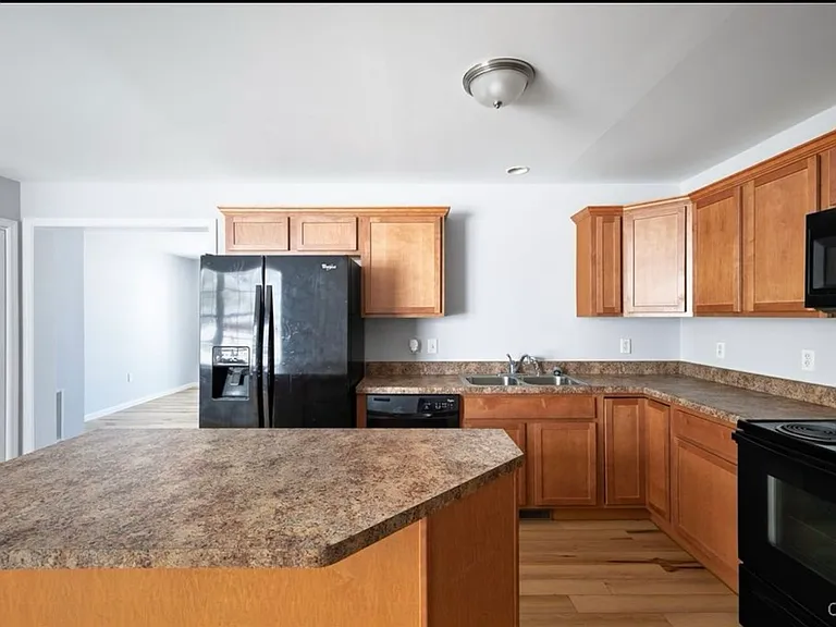 10043-10047 Ash St — Photo 19