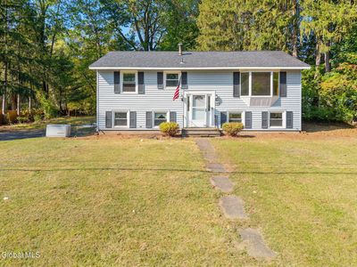 4 Newcastle Road, Halfmoon, NY, 12065