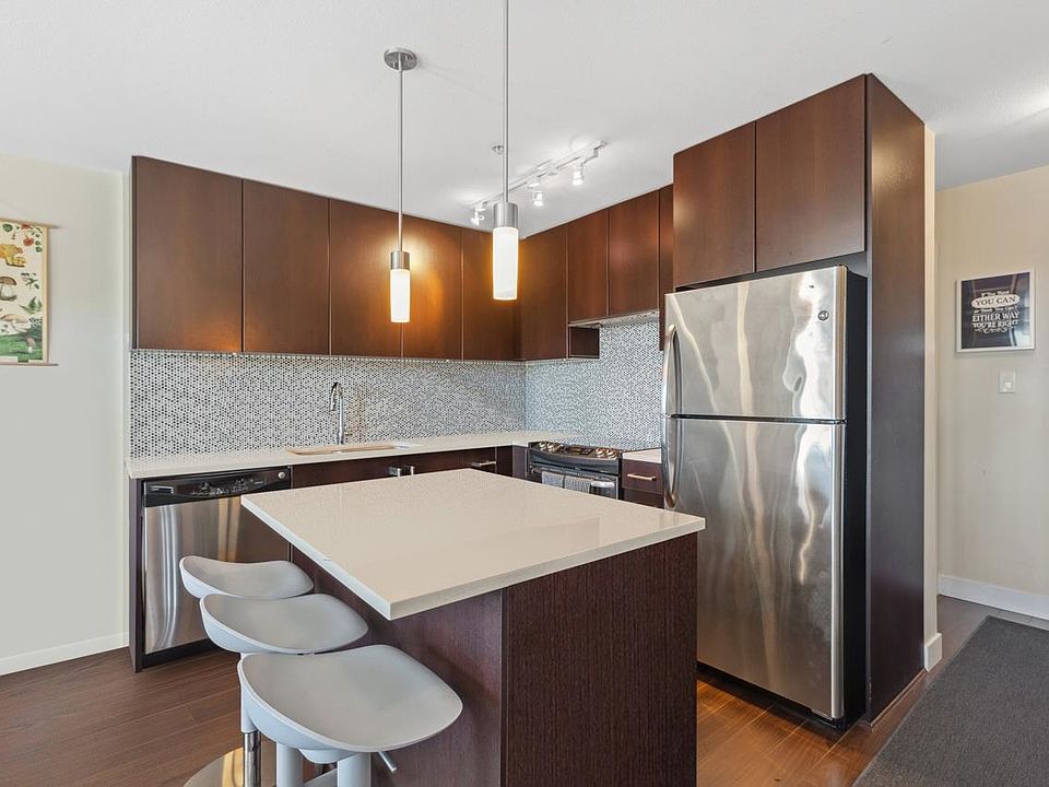 1st image of 306-15795 Croydon Dr #306