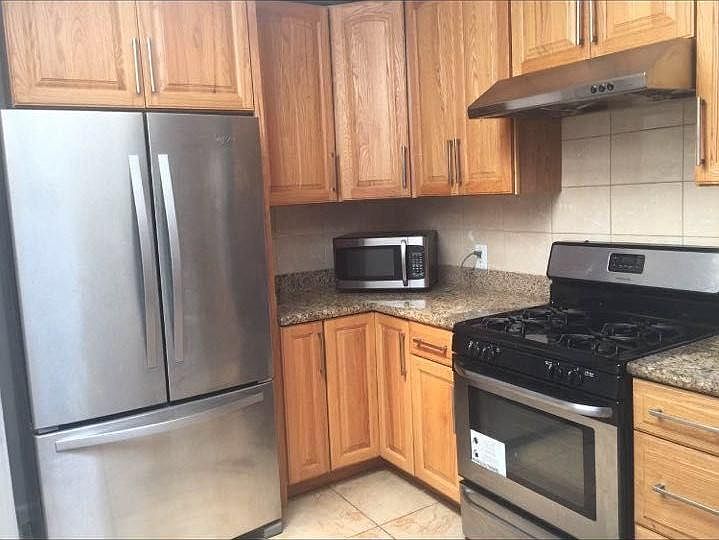 1st image of 745 Barri Dr