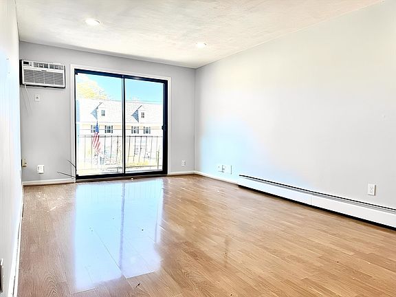 5th image of 36 Main St APT 26