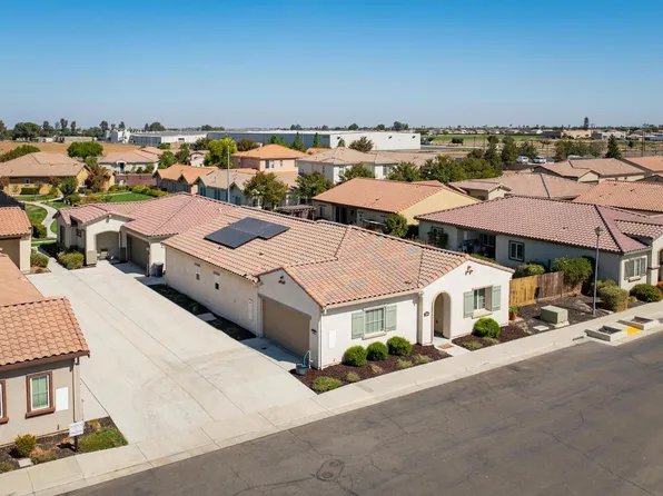 826 Grace Dr, Los Banos, CA 93635