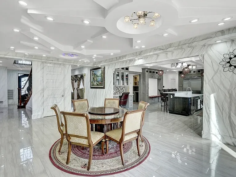 120 Majestic Dr — Photo 5