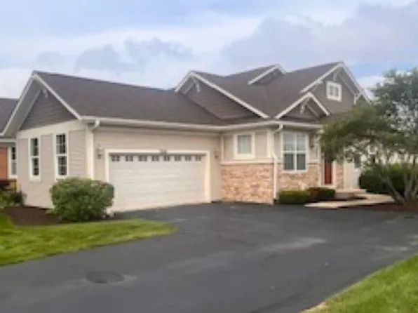 7586 Blairmore Dr, Rockford, IL 61107