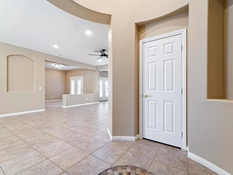 10492 Mission Park Ave — Photo 9