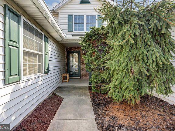 3rd image of 62 Westwood Ct
