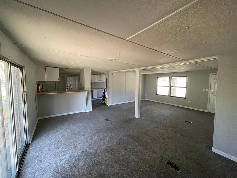 60 Circle Dr — Photo 6