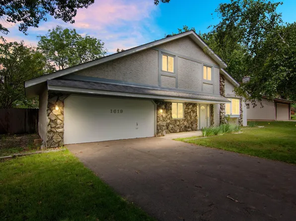 1619 Woodside Ct NE, Fridley, MN 55432