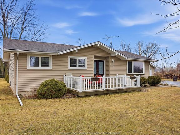 2nd image of 575 Middle Side Rd