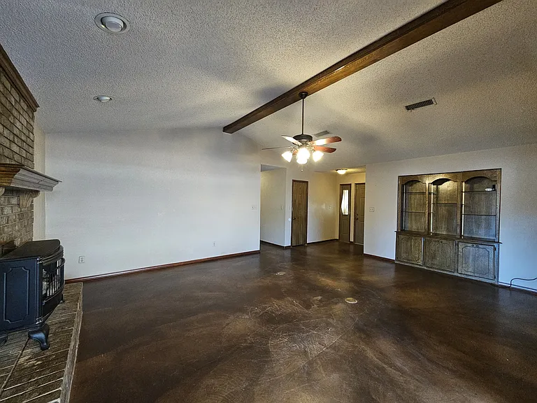 1436 Savannah Cir — Photo 3
