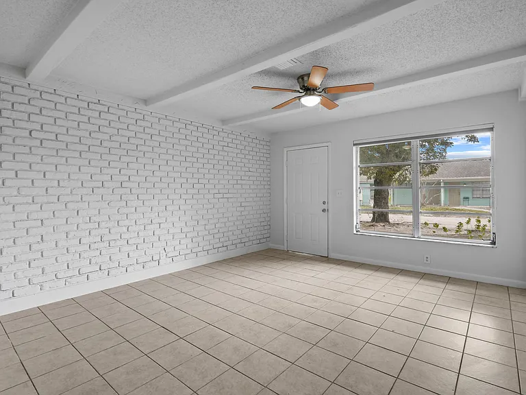 8401 SE Sunset St — Photo 6