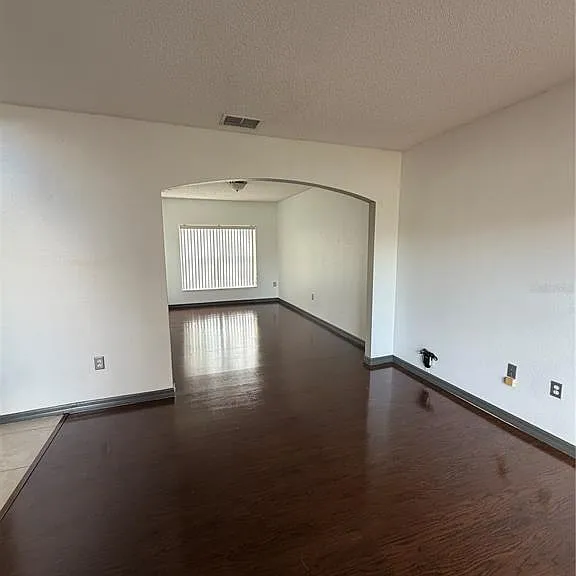 567 Hummingbird Ct — Photo 3