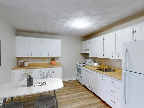 21 Connaught Ave #21C-10, Moncton, NB E1C 3N6