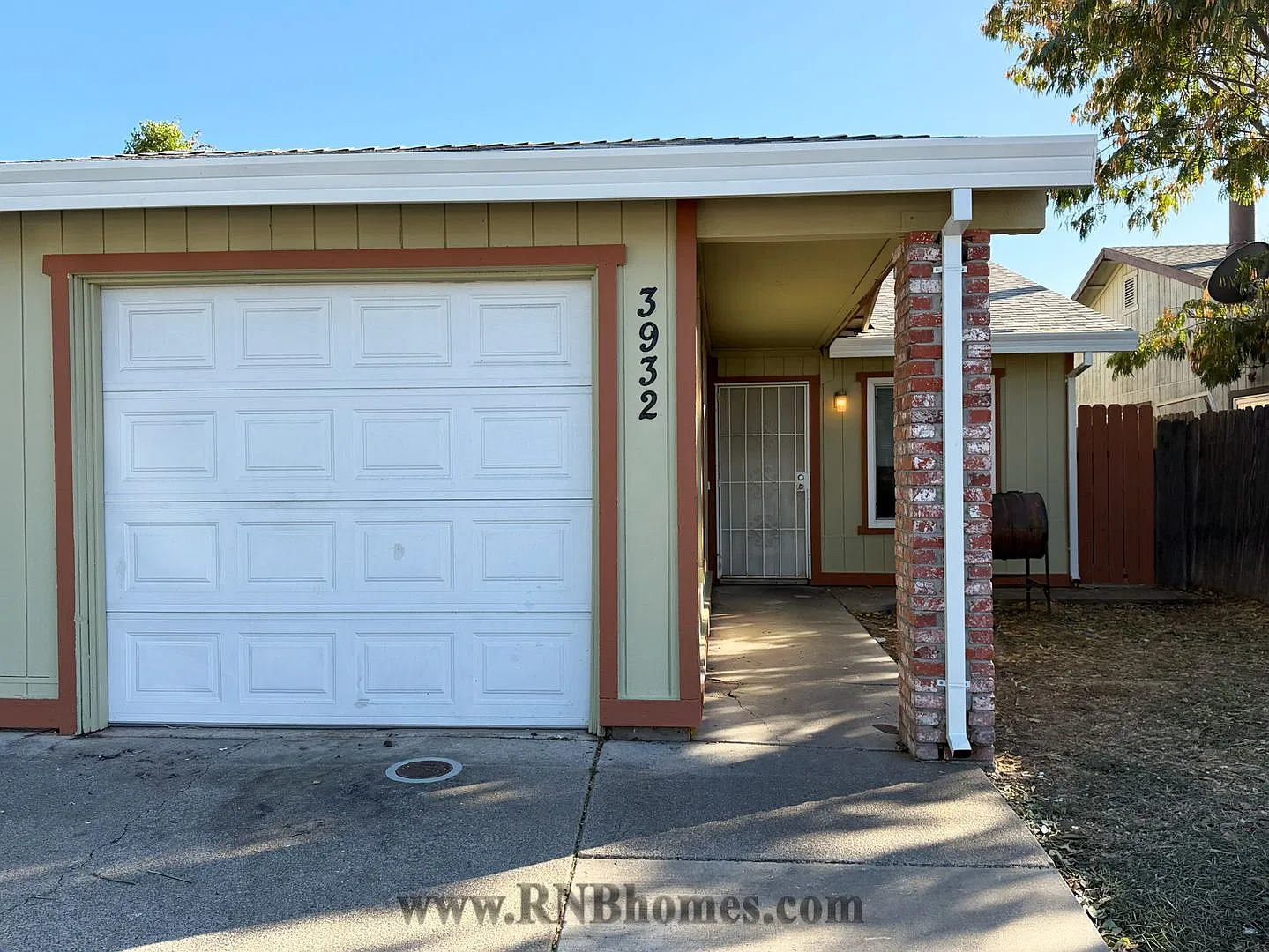 Renick Way 3932 — Photo 2