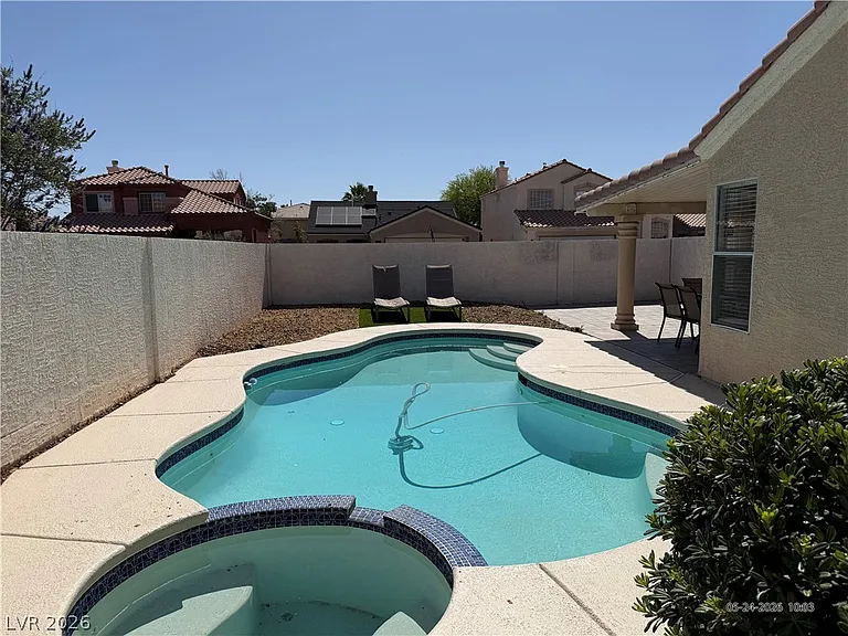 166 Windy Creek Ave — Photo 4