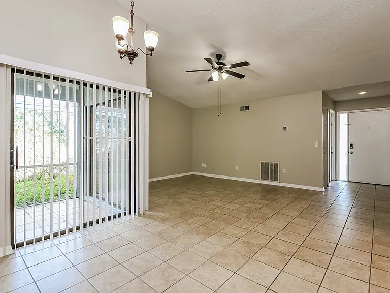 11389 Darlington Dr — Photo 7