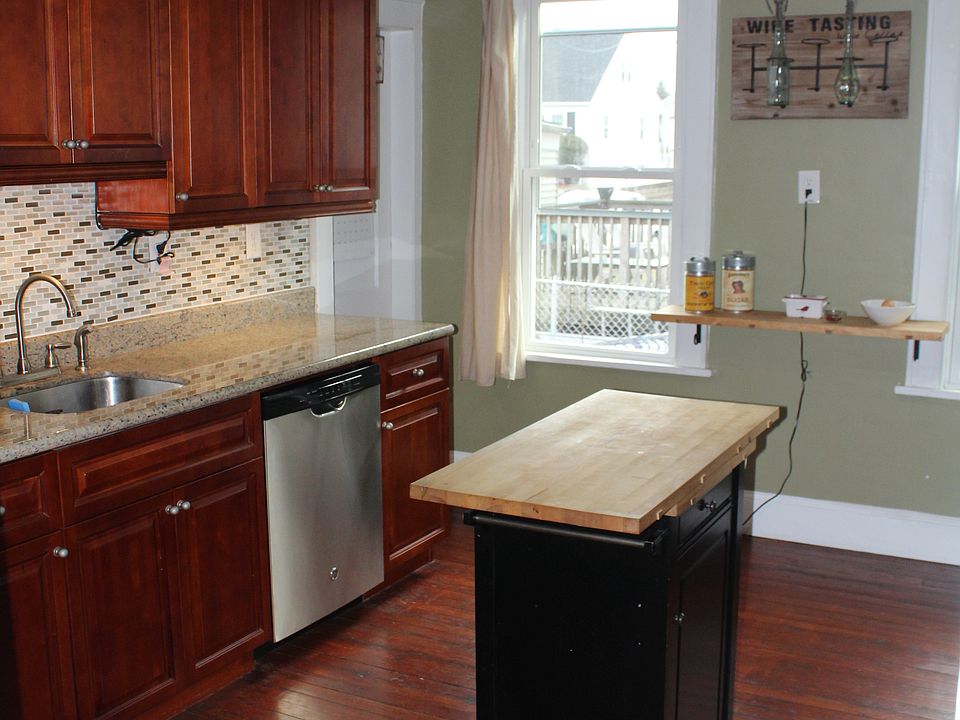 2nd image of 270 Franklin Ave