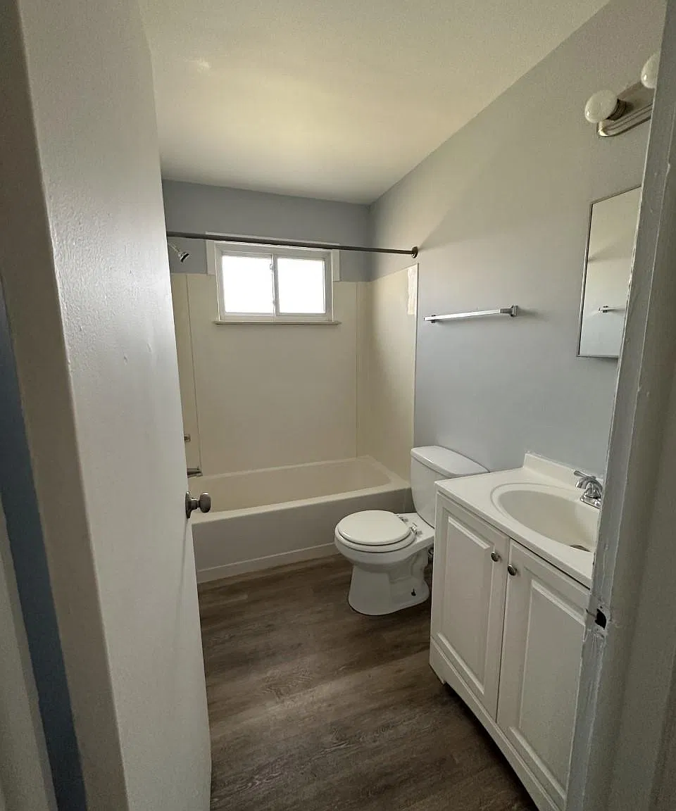 3 bed, 840 sqft, $1,700 — Photo 3