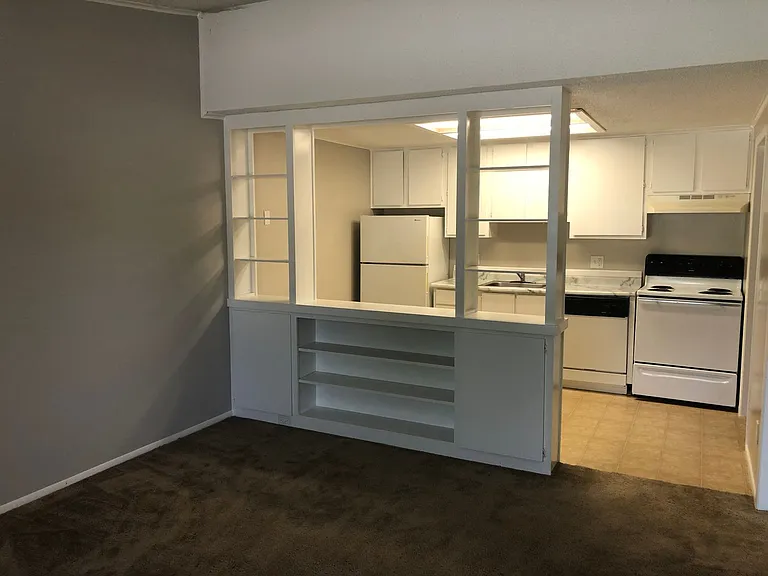 Poplar Ridge Apartments — Photo 43