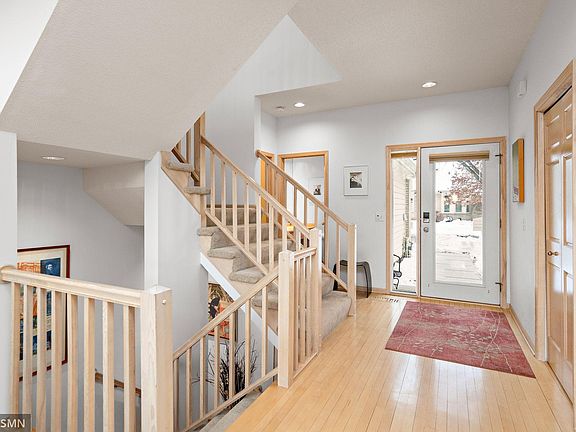 5th image of 2073 Sherwood Ln