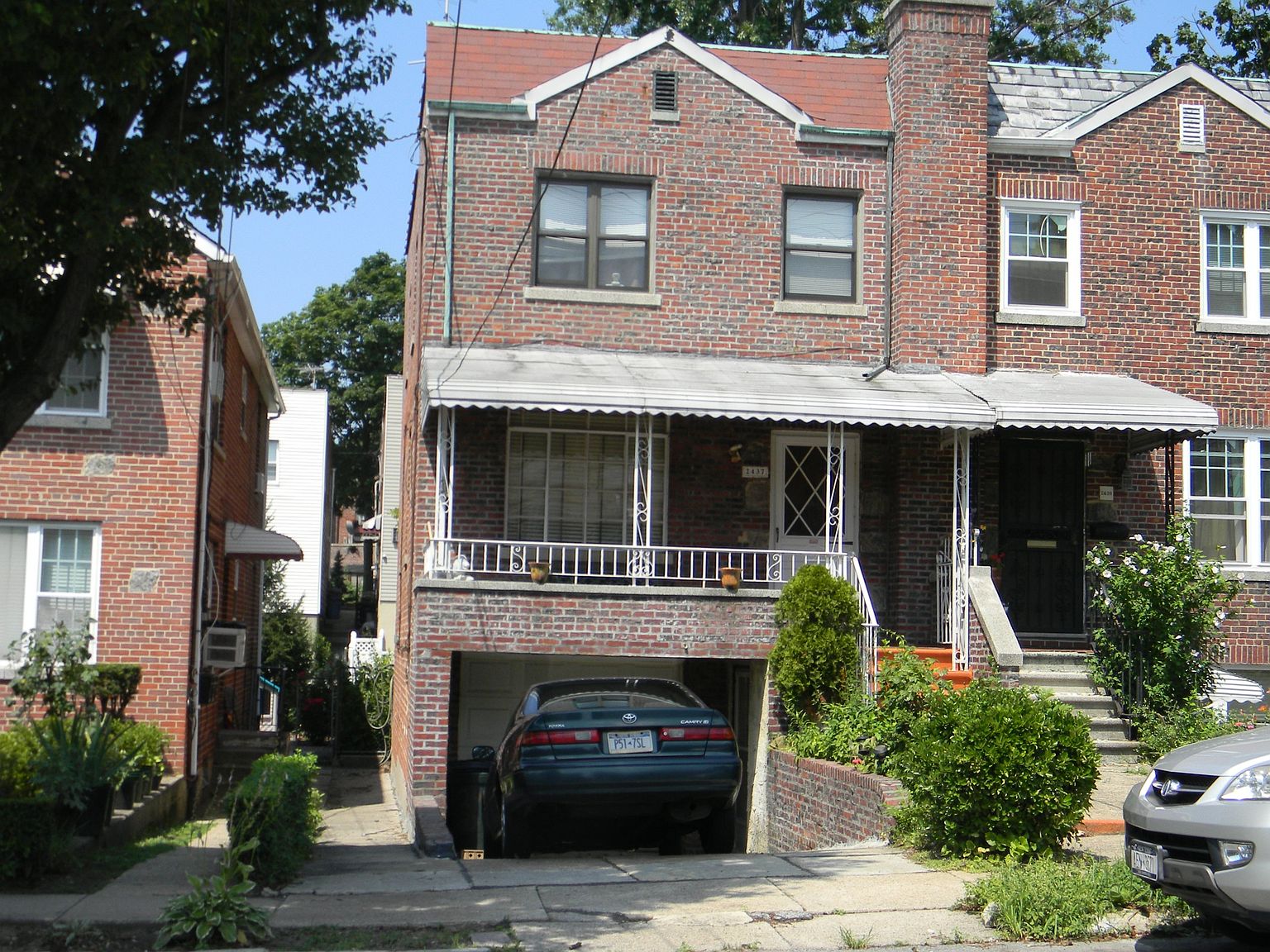 2437 Throop Ave, Bronx, NY 10469 Zillow