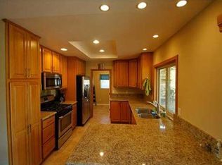 1450 Queenston Dr, Escondido, CA 92027