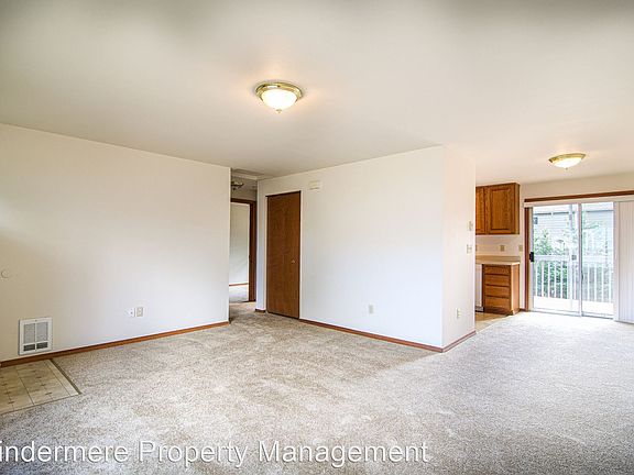 5th image of 15623 Admiralty Way #B