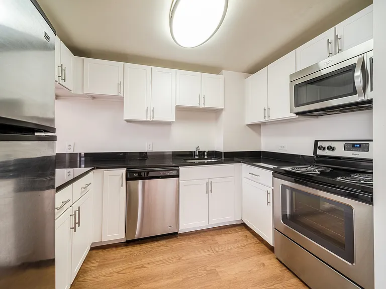 77 Park Avenue — Photo 8