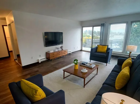 3800 Bridge Way N #203, Seattle, WA 98103