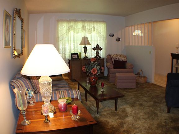 3rd image of 538 Lilac Ave